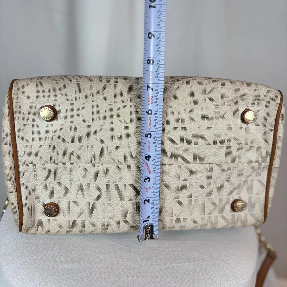 Michael Kors Medium Grayson Signature Satchel Handbag Beige Leather Gold‎ Chain